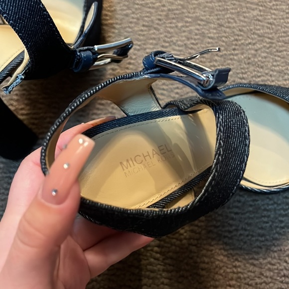 Michael Kors platform heels - Picture 5 of 10